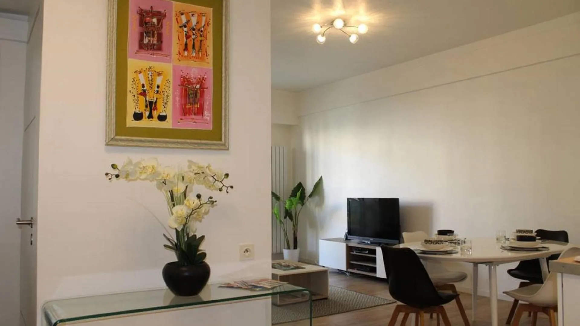 Apartament Nice Plein Centre, Calme Et Proche De La Mer