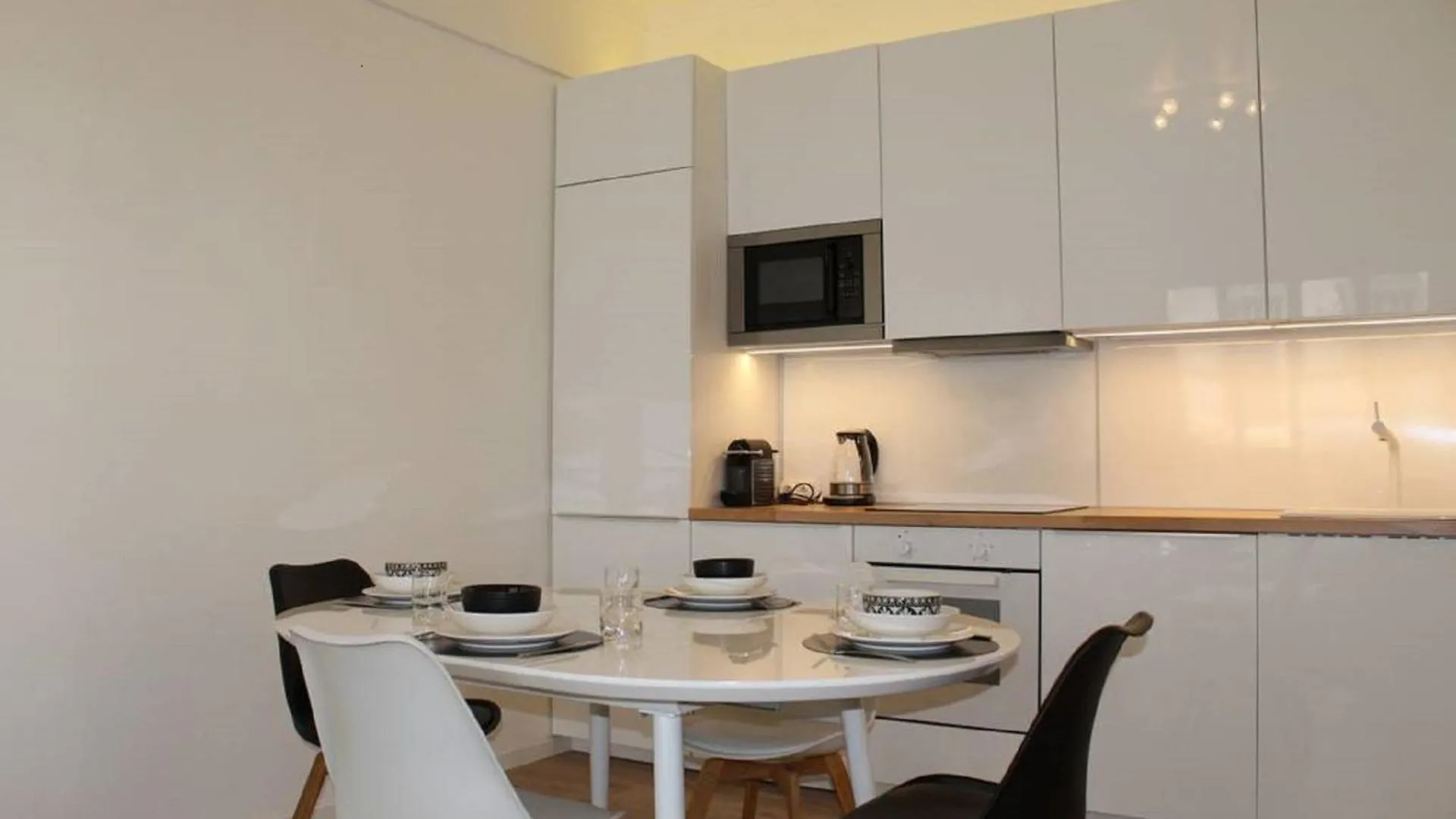 Nice Plein Centre, Calme Et Proche De La Mer Apartment